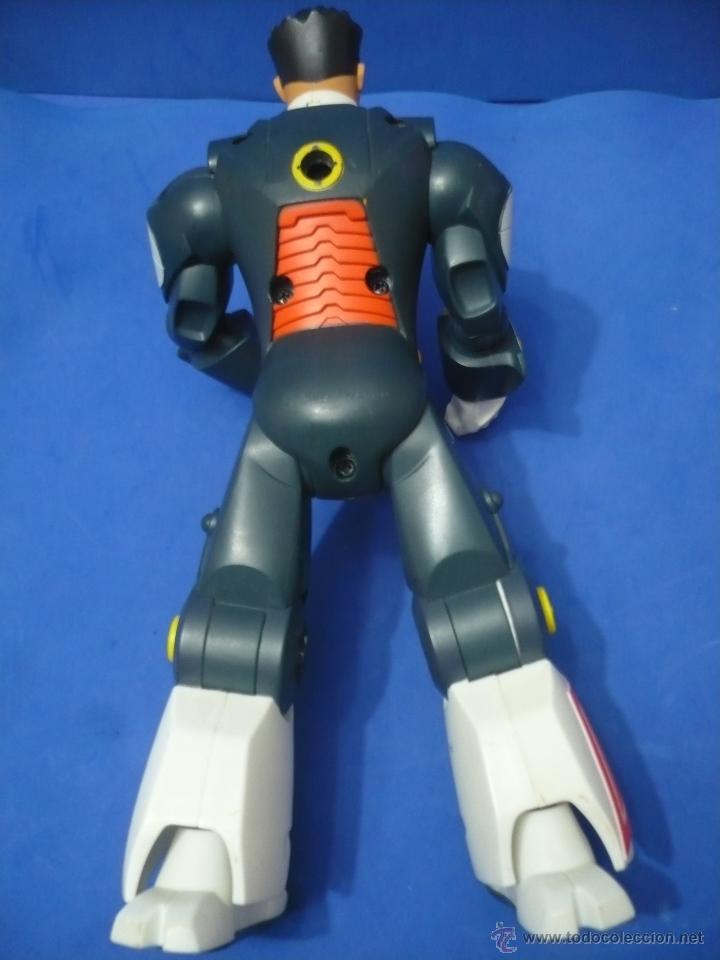 Action Man: ACTION MAN CON COLORES BLANCO Y NARANJA. - Foto 3