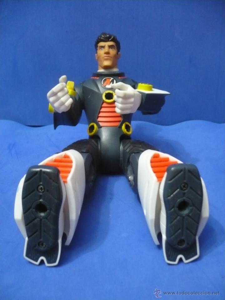 Action Man: ACTION MAN CON COLORES BLANCO Y NARANJA. - Foto 4