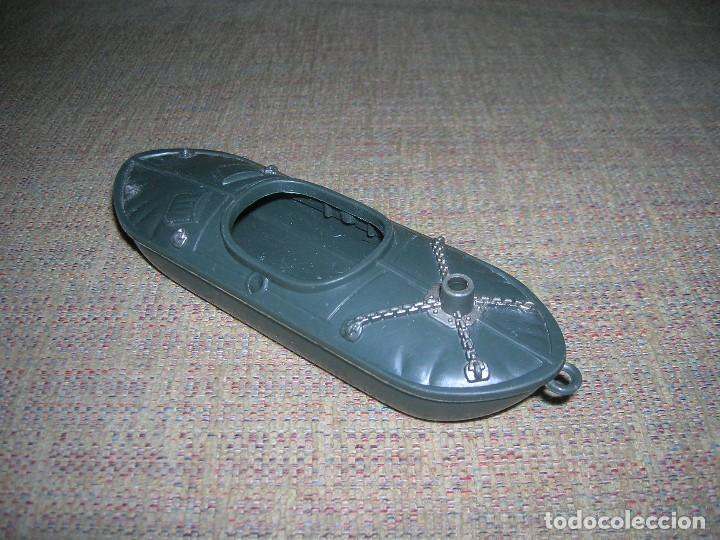 Action Man: Canoa Action Man. &copy; Chapmei. Mide 14 cm. - Foto 1