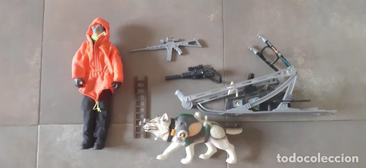 Action Man: SET HASBRO ACTION MAN 2006 TRINEO CON PERRO Y ARMAMENTO - Foto 1