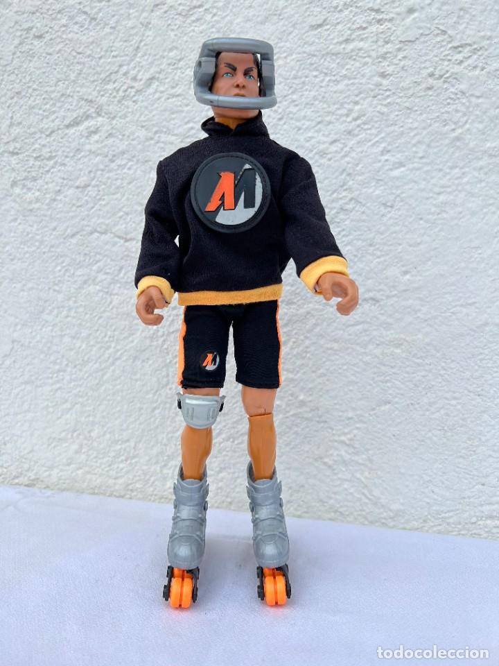 Action Man: Mu&ntilde;eco Action Man patines en linea. - Foto 1