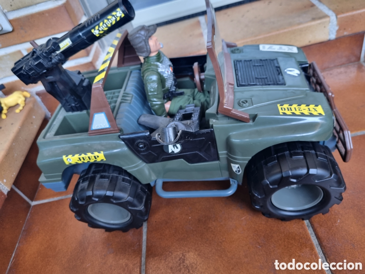 Action Man: Antiguo coche action man y mu&ntilde;eco - Foto 1