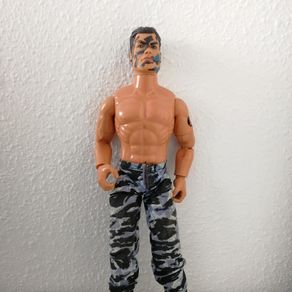 Action Man skateboarder, personnage hauteur 30 cm environ Action Man skateboarder, personnage hauteur 30 cm environ