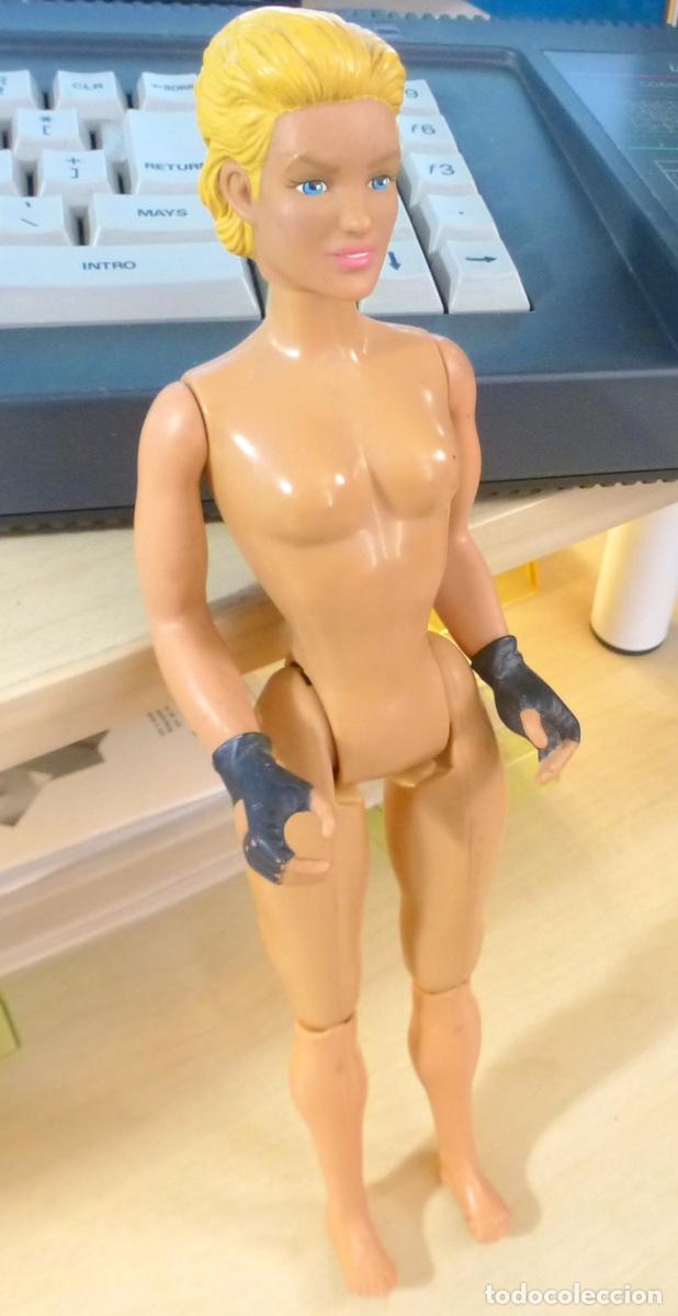 Action Man: Action Man Natalie Poole 1996 Hasbro. Maniqu&iacute; articulado. Buen estado.