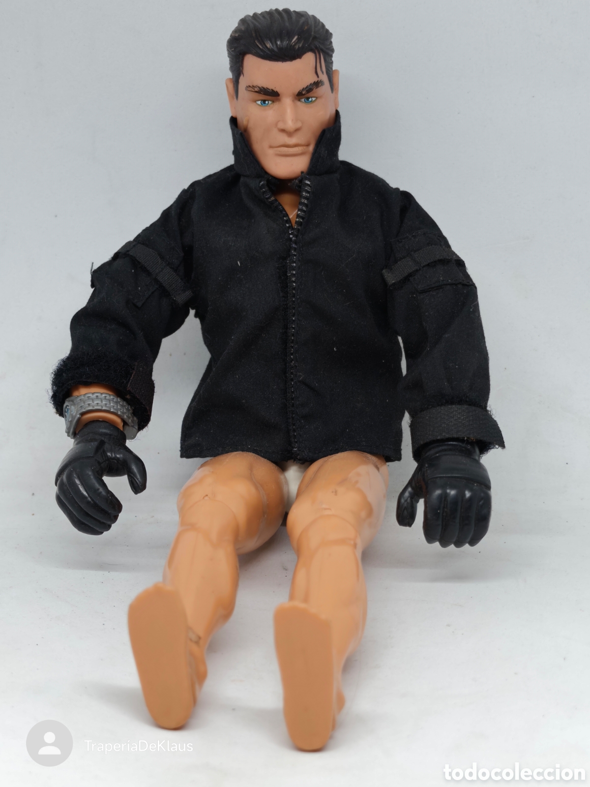 Action Man: Figura de acci&oacute;n tipo Action Man / G.I. Joe con cazadora negra y guantes (sin pantalones)