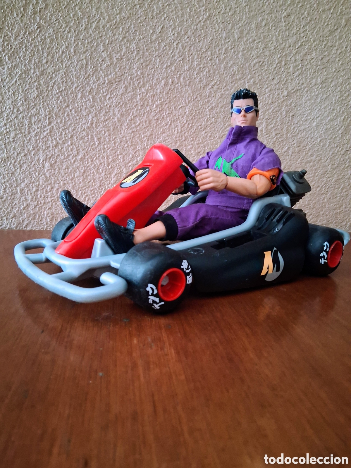 Action Man: Lote Action Man Hasbro: Kart / Coche de Carreras + Figura Articulada con Gafas y Ropa
