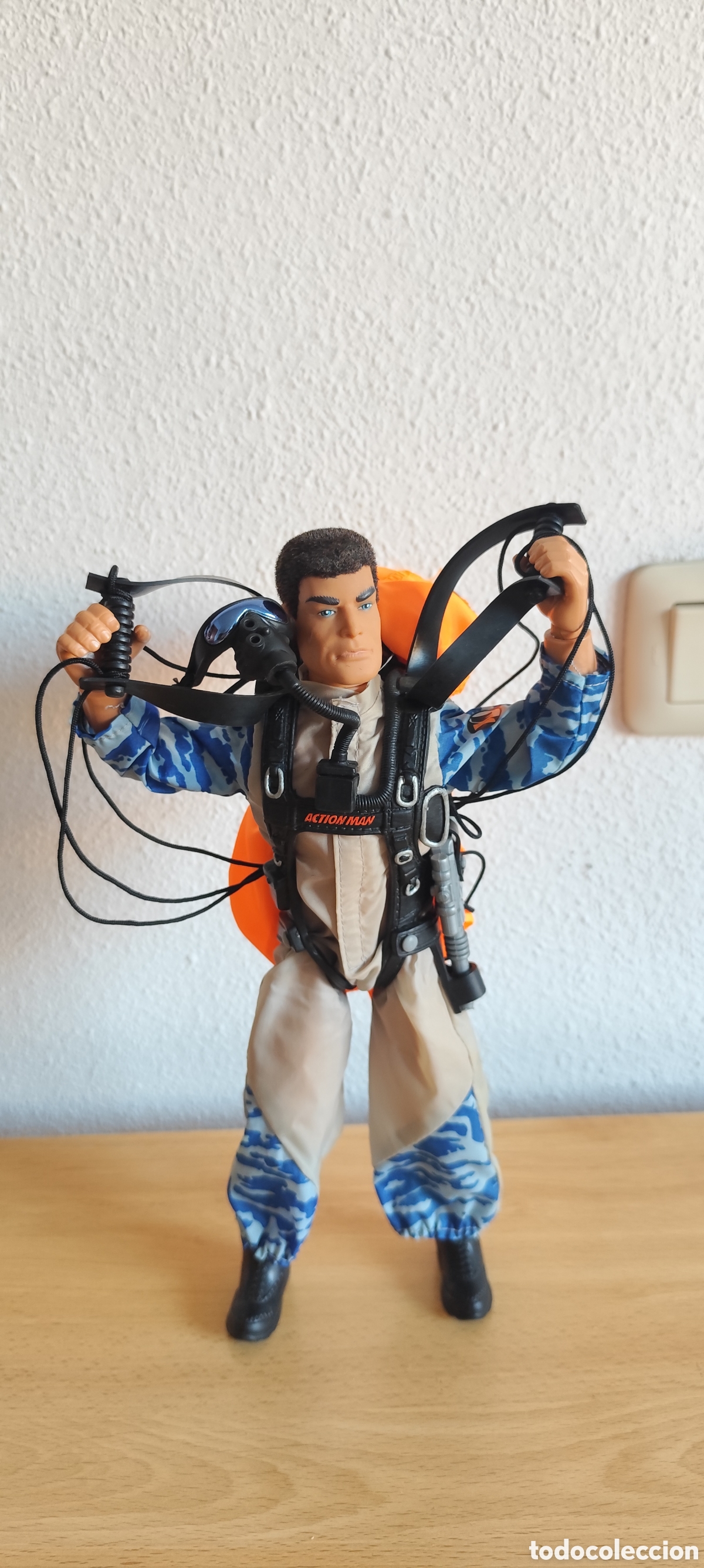 Action Man: Figura de Acci&oacute;n con Accesorios - Hasbro 1997 o Action Man Air Surfer (Paracaidista).