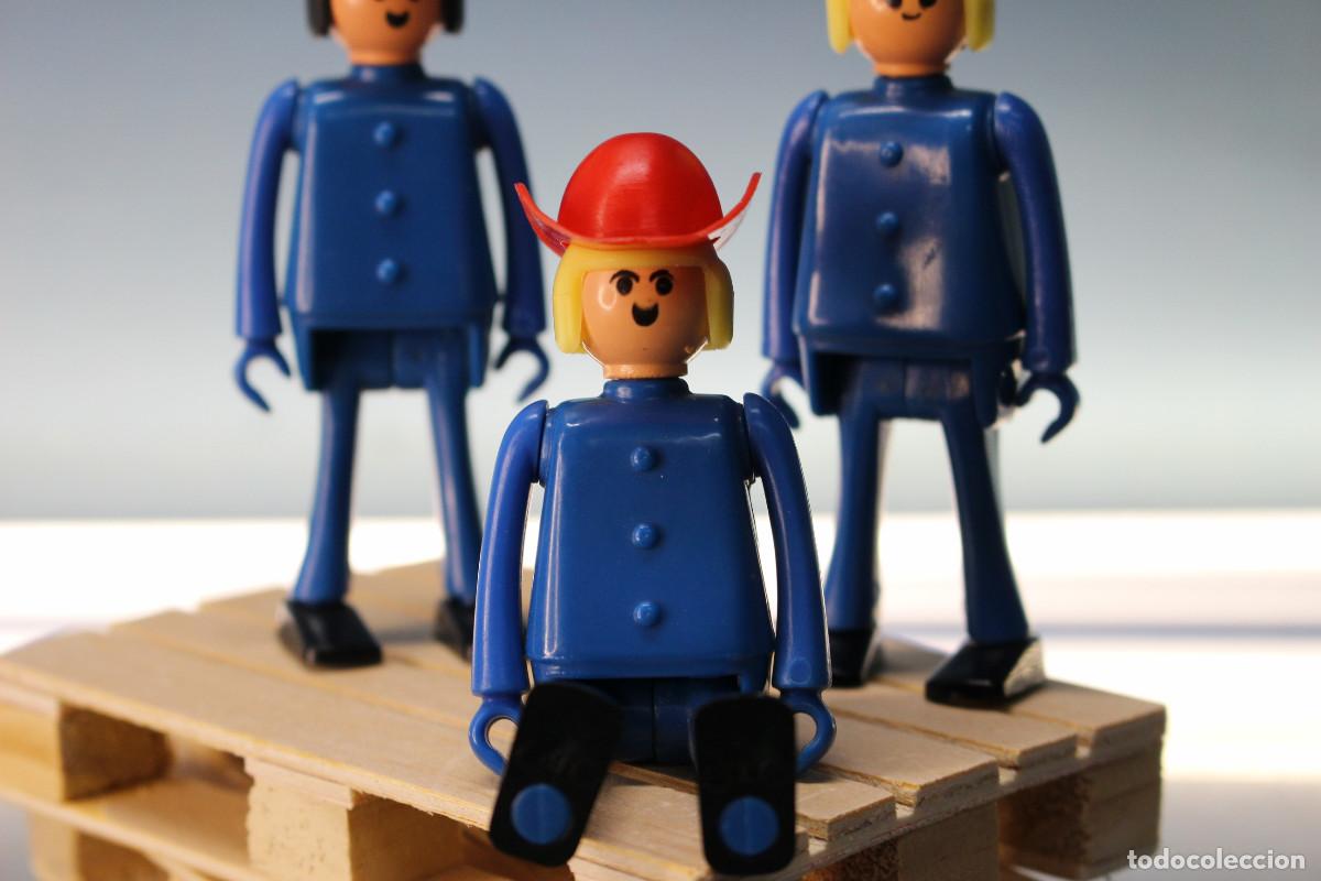 Airgam Boys: 3 Mu&ntilde;ecos vestidos de azul con gorros. - Foto 2