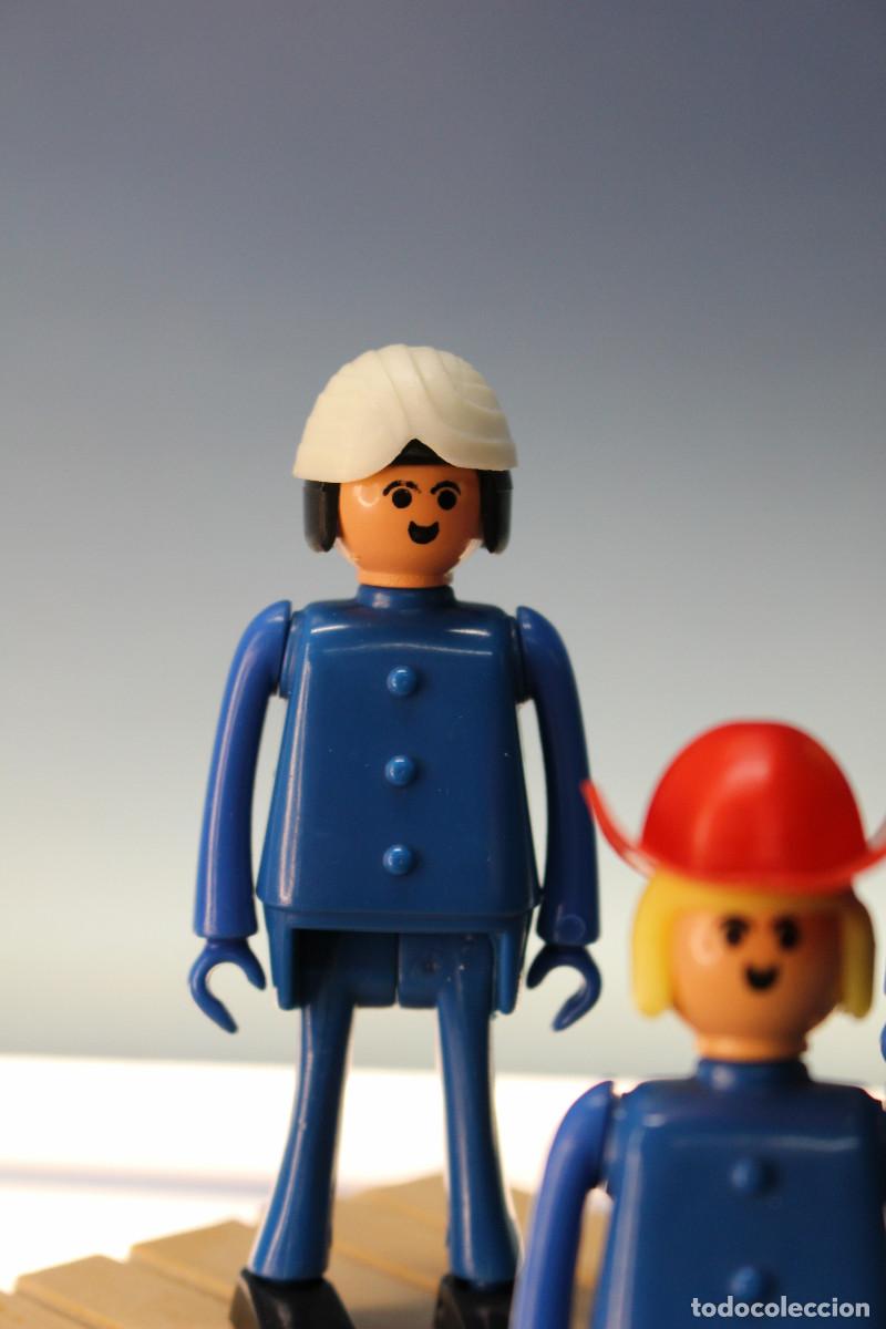 Airgam Boys: 3 Mu&ntilde;ecos vestidos de azul con gorros. - Foto 3