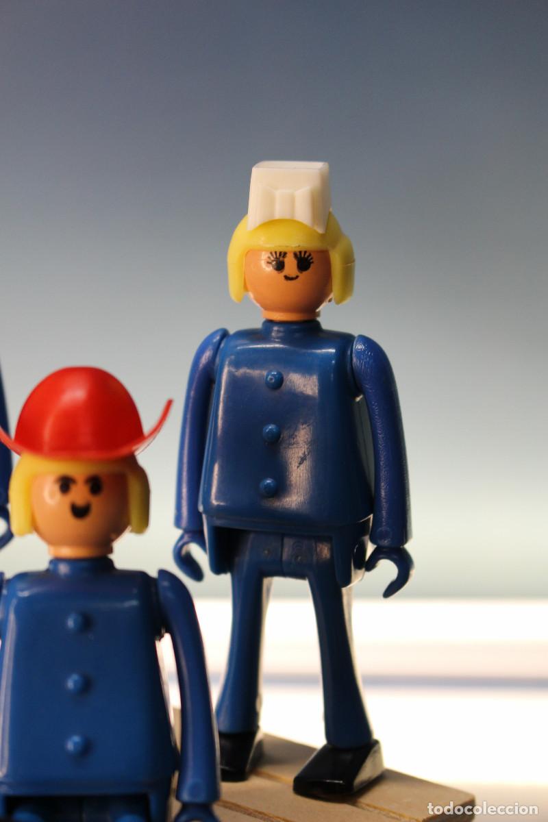Airgam Boys: 3 Mu&ntilde;ecos vestidos de azul con gorros. - Foto 4