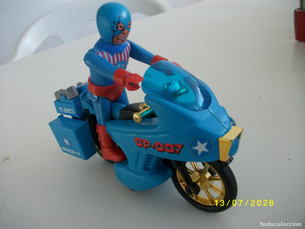 Airgam Boys: AIRGAMBOYS CAPITAN AMERICA CON MOTOCICLETA STARSMAN SERIE SUPERFANTASTICS