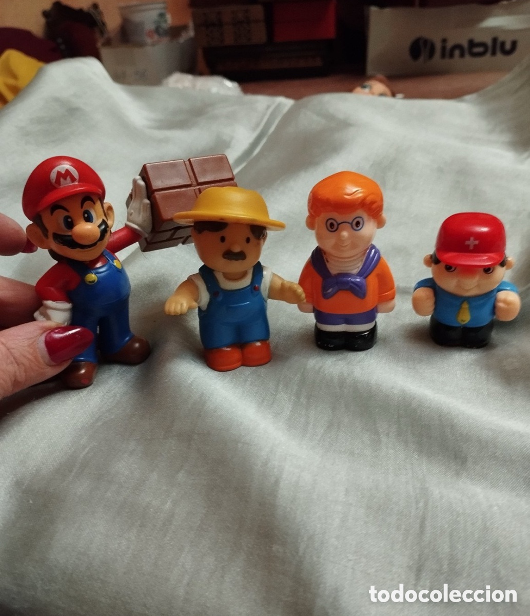 Airgam Boys: Lote de 4 figuras de pl&aacute;stico 5,5 a 8,5 cm &mdash; Super Mario Nintendo y Little People Fisher-Price