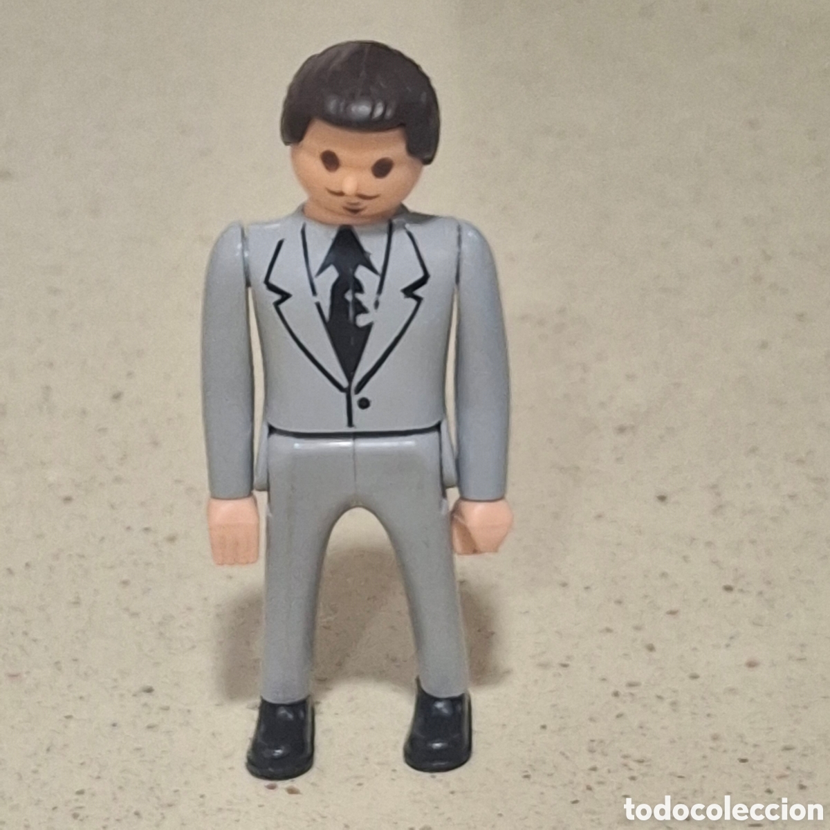 Airgam Boys: AIRGAM BOYS AIRGAMBOYS - SE&Ntilde;OR CON TRAJE - MU&Ntilde;ECO FIGURA