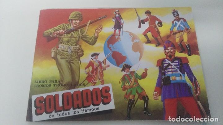 Colecionismo Caderneta: ANTIGUO ALBUM PARA CROMOS DE MAGA SOLDADOS DE TODOS LOS TIEMPOS