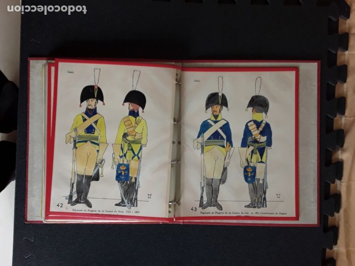Collectable Albums: CARPETA CON ILUSTRACIONES DE MILITARES E INDUMENTARIA AL USO. WESTPHALIE BERG SUEDE