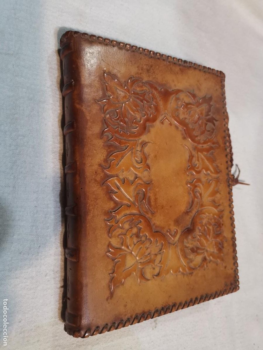 Collezionismo &Aacute;lbum: ALBUM DE FOTOS (?) DE CUERO REPUJADO.