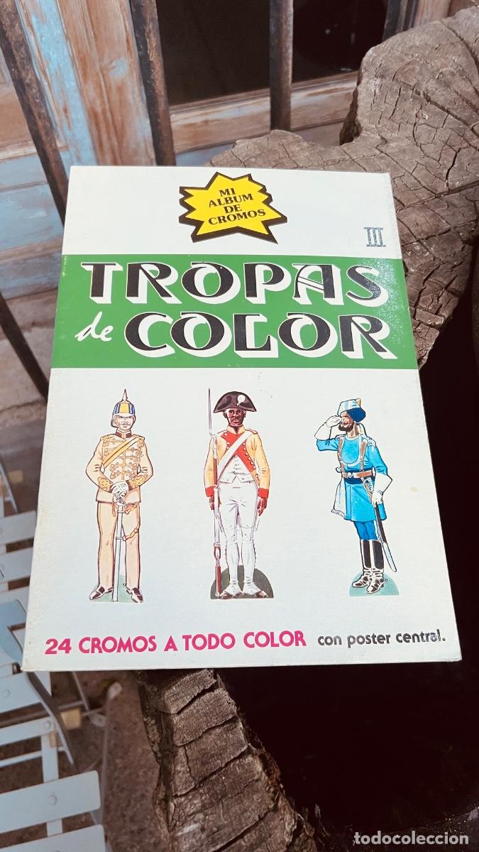 Coleccionismo &Aacute;lbum: &Aacute;lbum de cromos MI &Aacute;LBUM militar uniformes tropas de color III ED nueva situaci&oacute;n