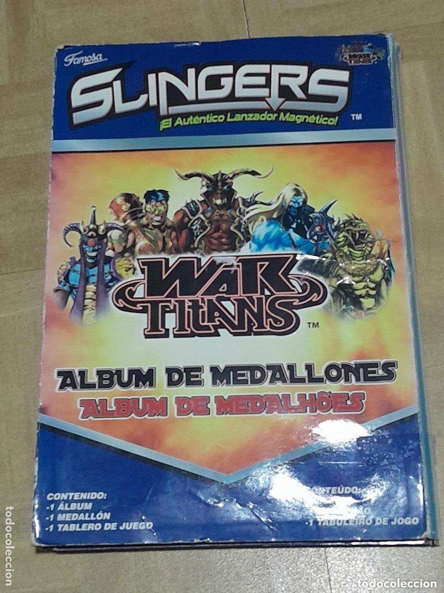 Coleccionismo &aacute;lbum: SLINGERS - WAR TITANS - ALBUM DE MEDALLONES. FAMOSA 2011 - faltan 4 medallones