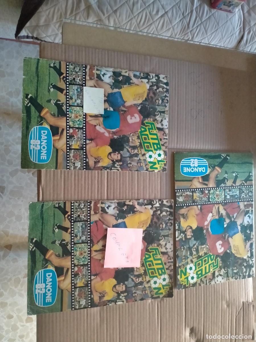 &Aacute;lbum de f&uacute;tbol completo: albums de cromos de danone futbol en accion-2 completos 1 incompleto