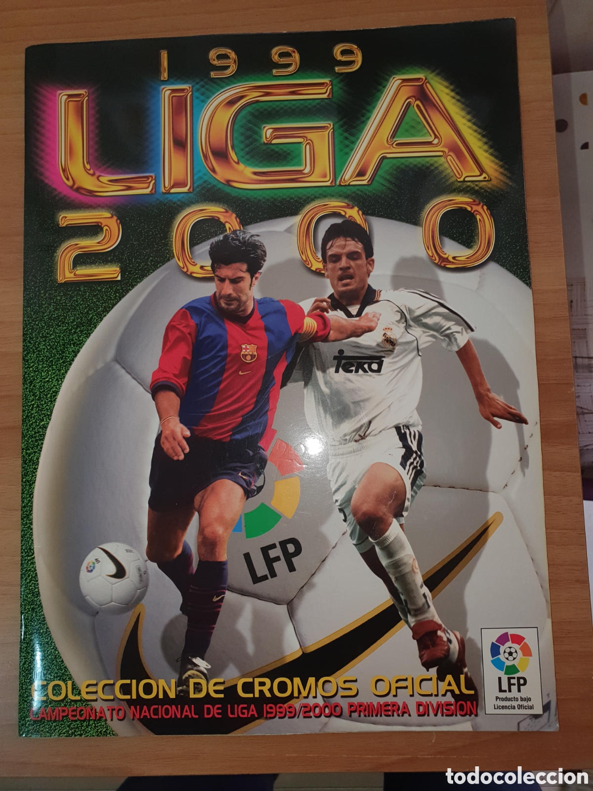 &Aacute;lbum de f&uacute;tbol completo: Liga del ESTE 99-2000 COMPLETO - Foto 1