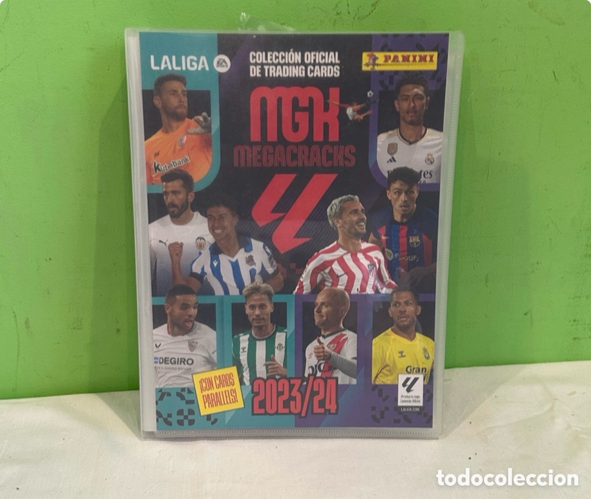 &Aacute;lbum de f&uacute;tbol completo: colecci&oacute;n de 23 cromos Panini Megacracks correspondiente a la temporada 2023-24 de LaLiga