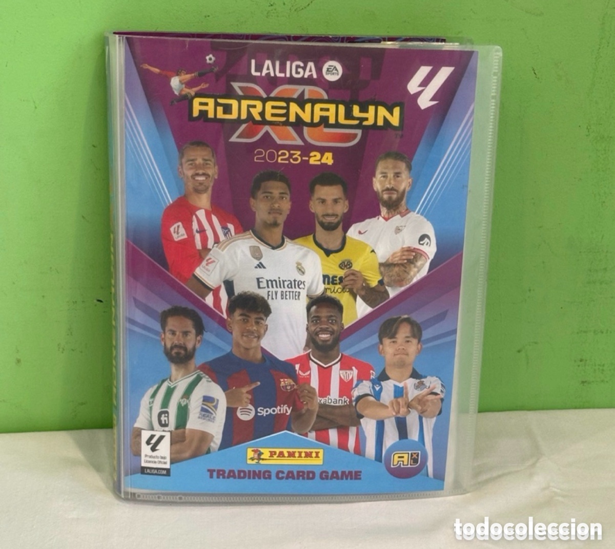 &Aacute;lbum de f&uacute;tbol completo: Album con 370 cromos Panini LaLiga Adrenalyn 2023/2024.