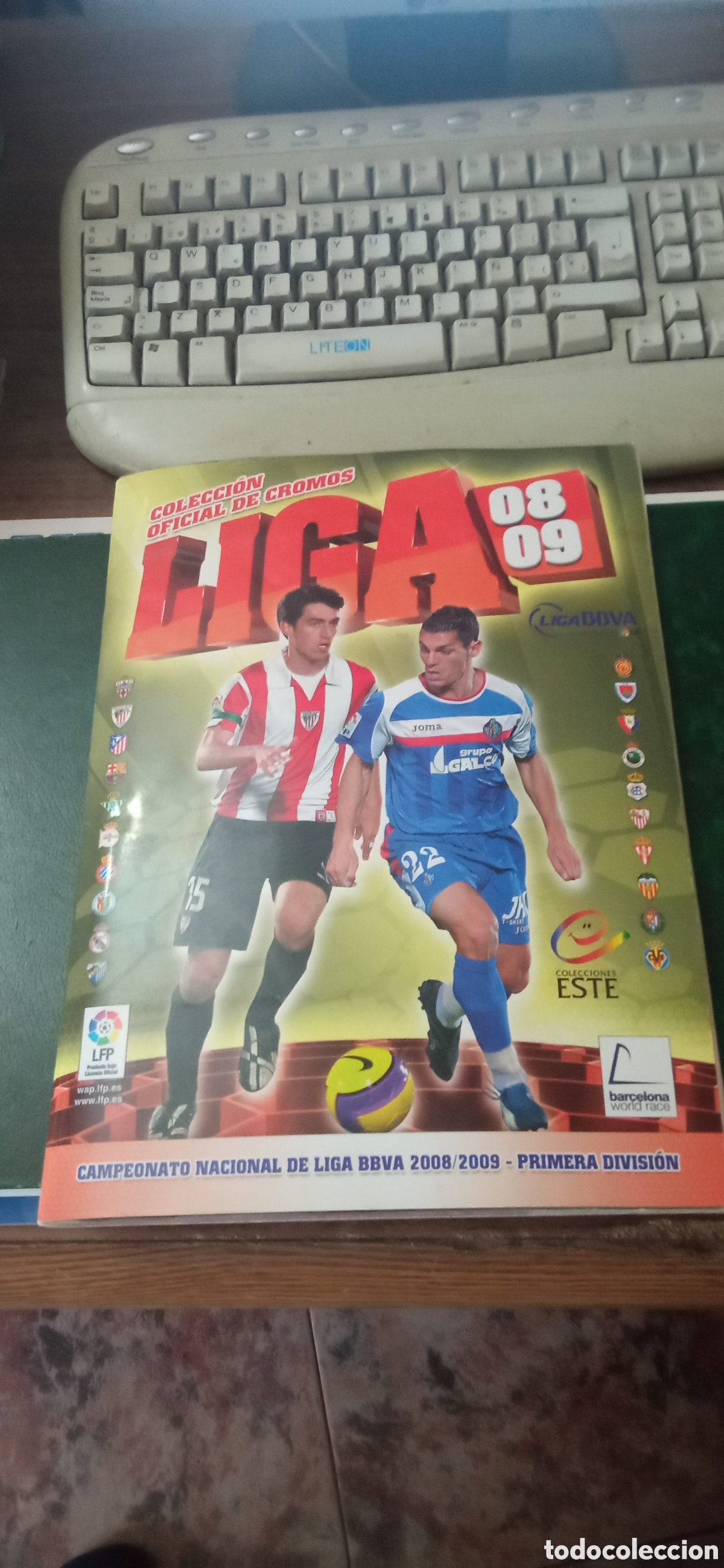 &Aacute;lbum de f&uacute;tbol completo: EDICIONES ESTE 2008/2009 08/09. Album completo con todos los cromos (575)