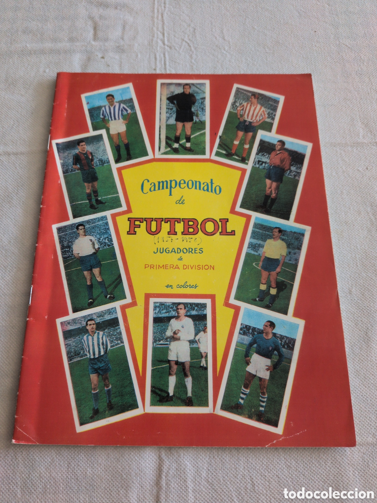 Complete Football Album: &Aacute;lbum de cromos f&uacute;tbol Campenato de f&uacute;tbol y jugadores primera divisi&oacute;n 1957. FASCIMIL - 100% Comple