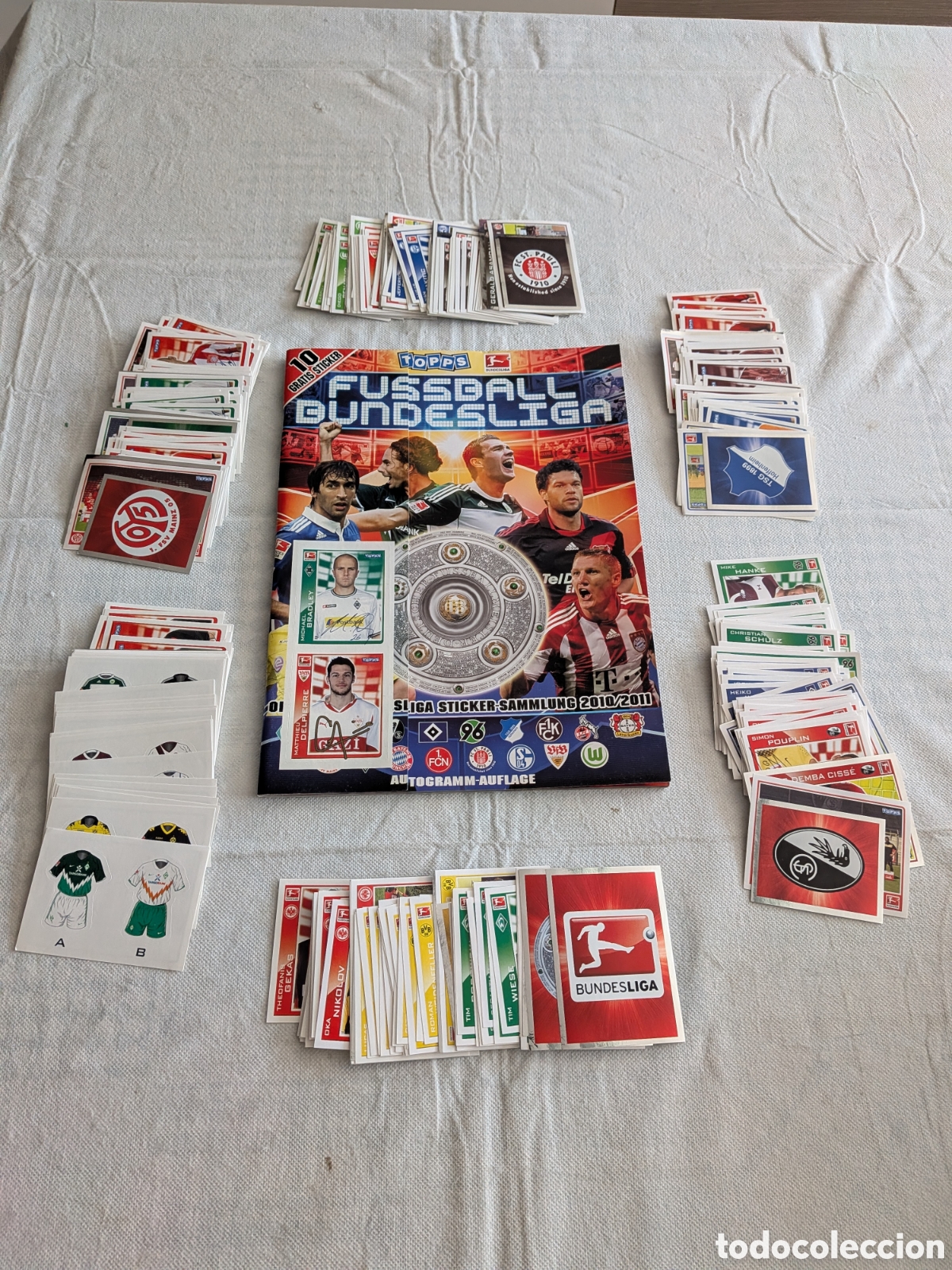 &Aacute;lbum de f&uacute;tbol completo: ALBUM DE CROMOS TOPPS BUNDESLIGA 2010-2011 - 100% COMPLETO A PEGAR. FIRMAS IMPRESAS