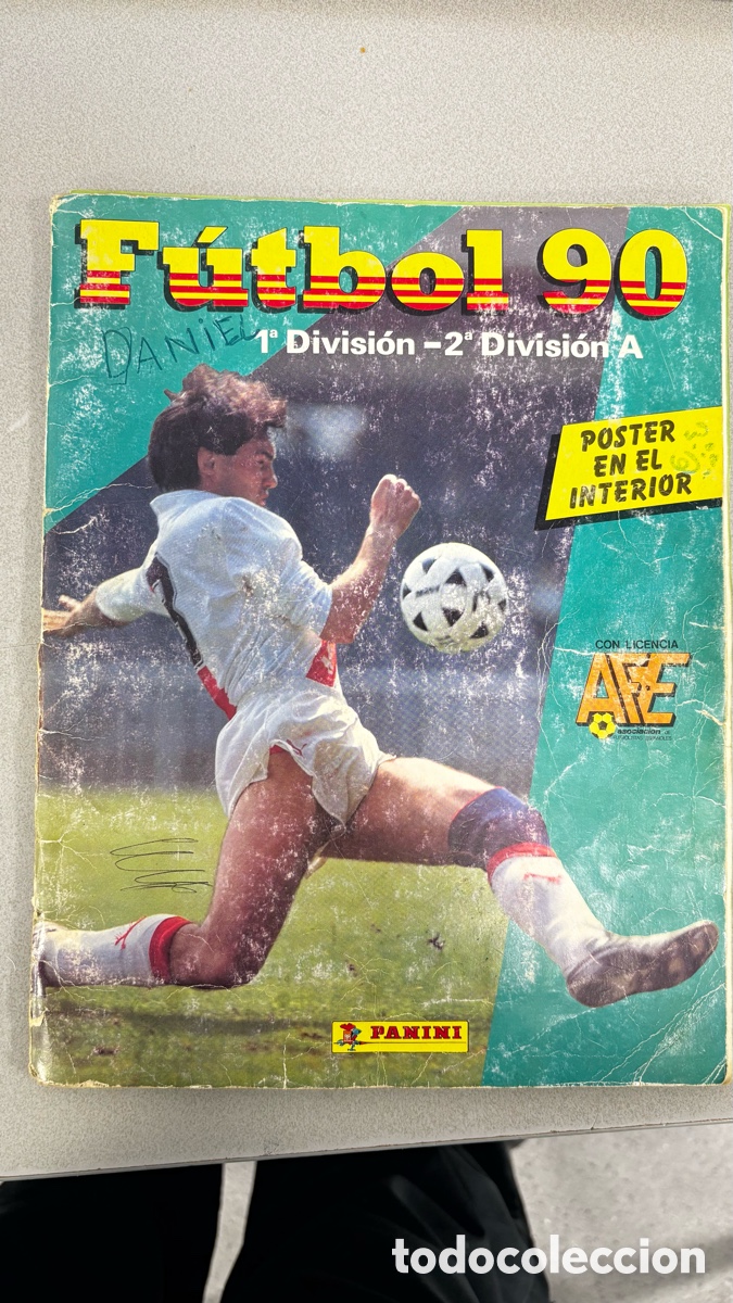 Caderneta de futebol completa: &Aacute;lbum F&uacute;tbol 90. Completo. Pegado