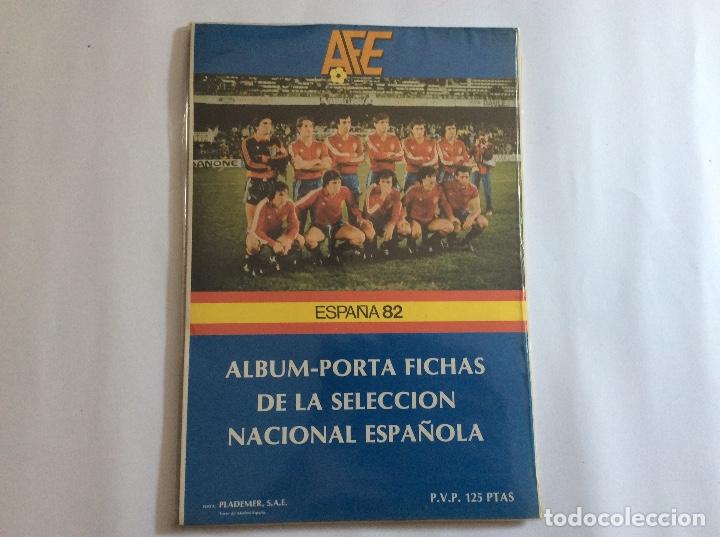Sports collectibles: &Aacute;LBUM PORTA FICHAS DE LA SELECCI&Oacute;N NACIONAL ESPA&Ntilde;OLA + ANDRES EL CIEMPI&Eacute;S + SOBRE VAC&Iacute;O