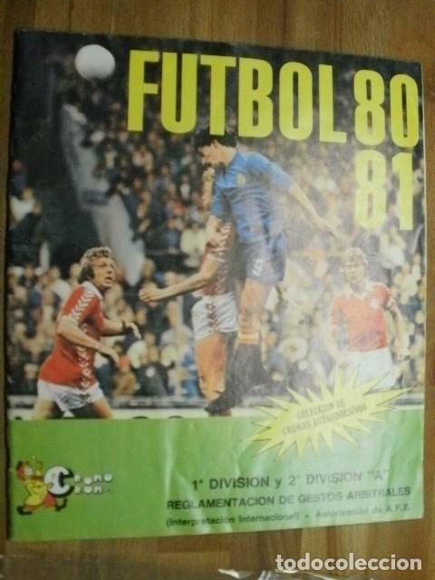 Collectionnisme sportif: ALBUM INCOMPLETO CON 16 CROMOS PERFECTAMENTE PEGADOS DE CROMOCROM 80-81