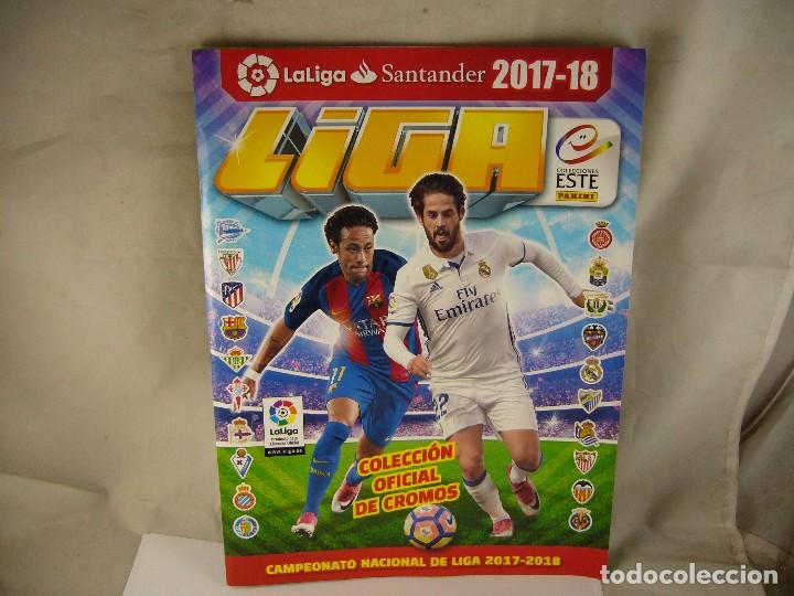 Sports collectibles: &Aacute;LBUM DE F&Uacute;TBOL DE LA LIGA. EDICIONES ESTE. TEMPORADA 2017-18. CON 2 cromos
