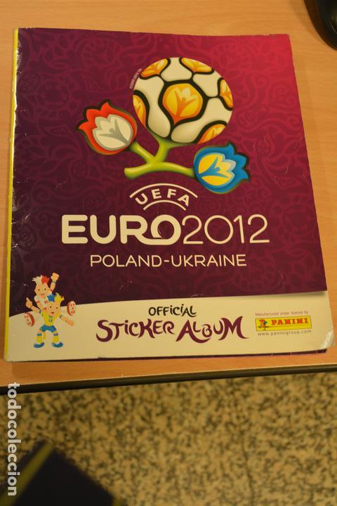 Sports collectibles: ALBUM EURO 2012 INCOMPLETO.CONTIENE 38 CROMOS PEGADOS