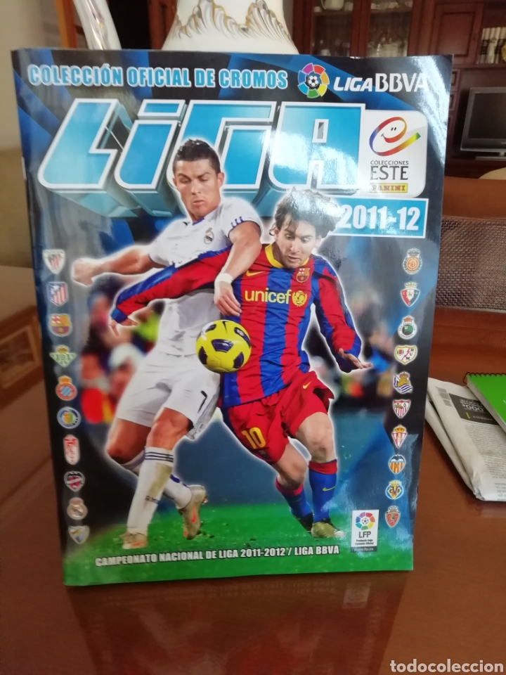Collectionnisme sportif: Album 2011 2012. Cromos pegados. Incompleto.