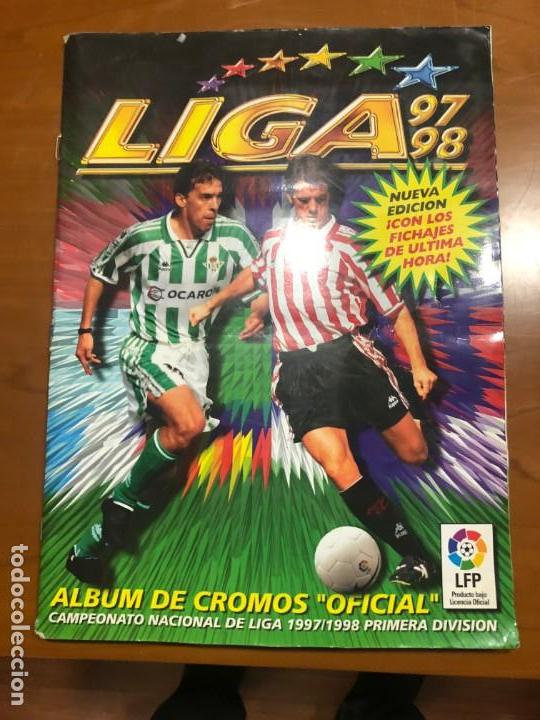 Colecionismo desportivo: este liga 97 98 album con 457 los dobles solo pegados por un lado con trasera todos ultimos fichaje