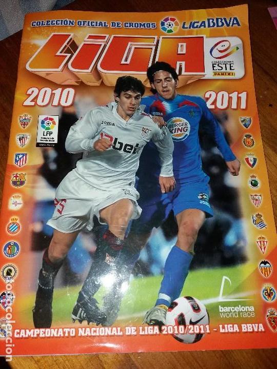 Collectionnisme sportif: &Aacute;LBUM CROMOS LIGA 2010 2011 96 CROMOS SIN PEGAR BUEN ESTADO GENERAL