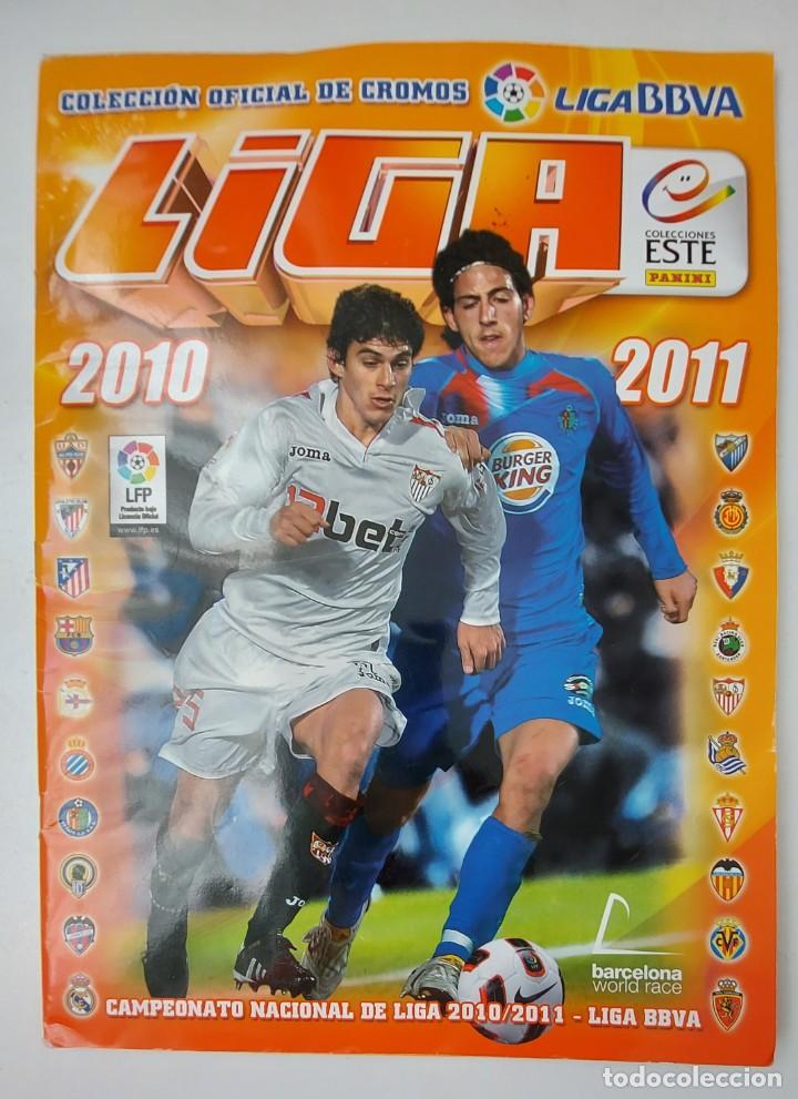 Colecionismo desportivo: ALBUM LIGA 2010 -2011 PANINI ESTE - INCOMPLETO - CON BASTANTES CROMOS Y DOBLES -