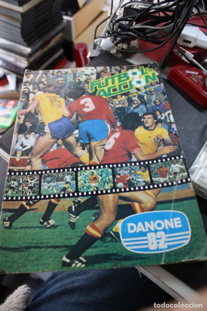 Collectionnisme sportif: &Aacute;LBUM CROMOS FUTBOL EN ACCI&Oacute;N. DANONE 82.