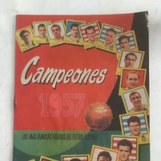 Coleccionismo deportivo: CAMPEONES 1957 FUTBOL EDITORIAL BRUGUERA ALBUM DE CROMOS VACIO MUY BUEN ESTADO. Lote 359710350