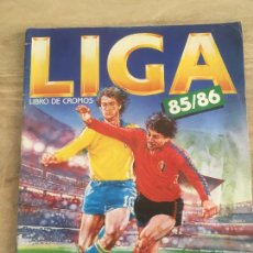 Coleccionismo deportivo: LIGA FUTBOL 85 86 EDICIONES ESTE ALBUM DE CROMOS VACIO MUY BUEN ESTADO CASI PLANCHA. Lote 362596930