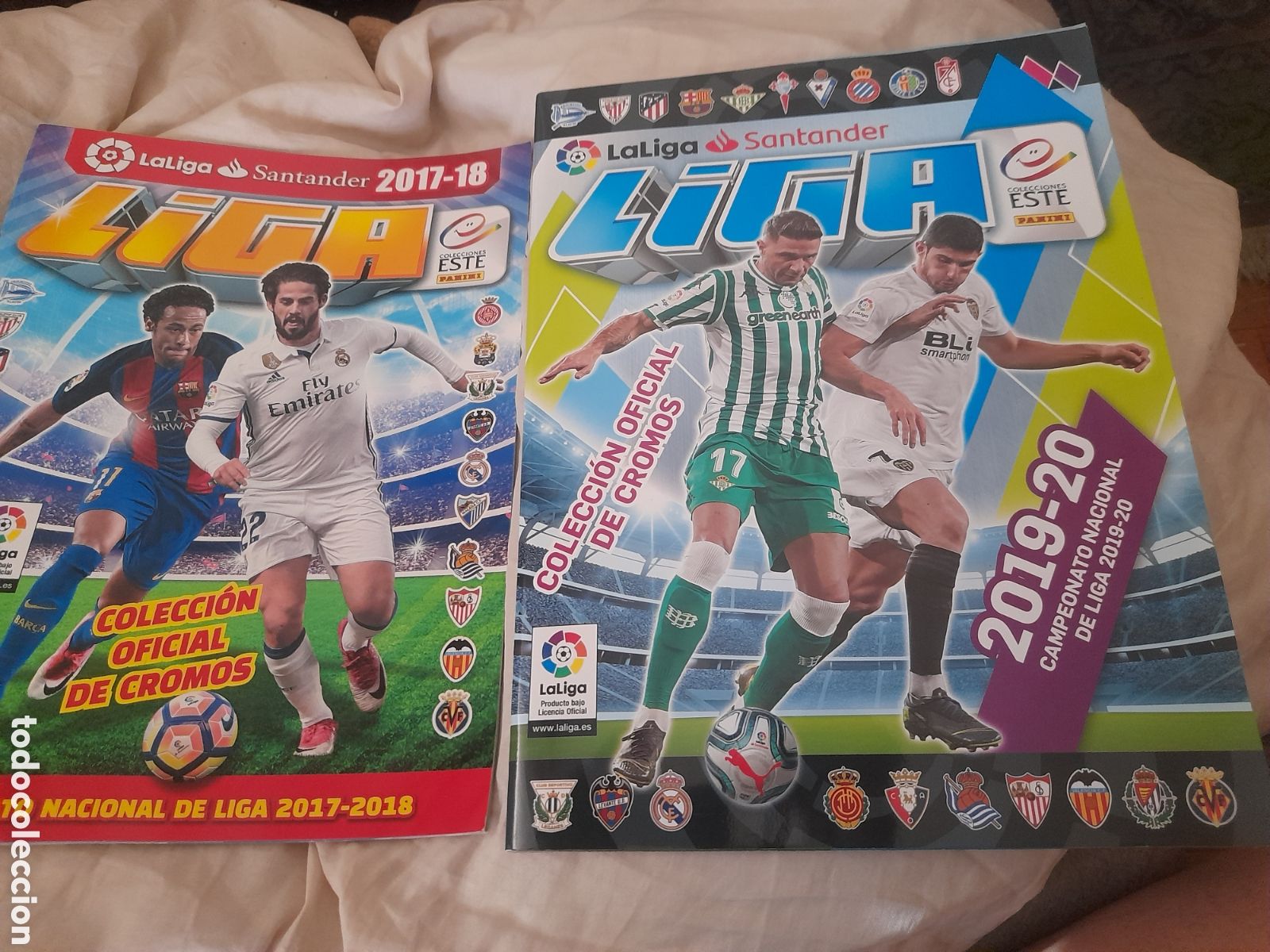 Colecionismo desportivo: Dos &aacute;lbunes liga 2017-18 y 2019-20, vac&iacute;os