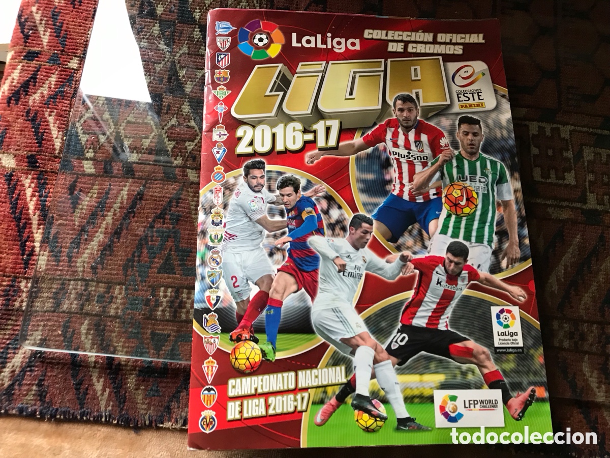 Colecionismo desportivo: La liga 2016-2017. Colecci&oacute;n Este . Panini. Dos &aacute;lbumes.