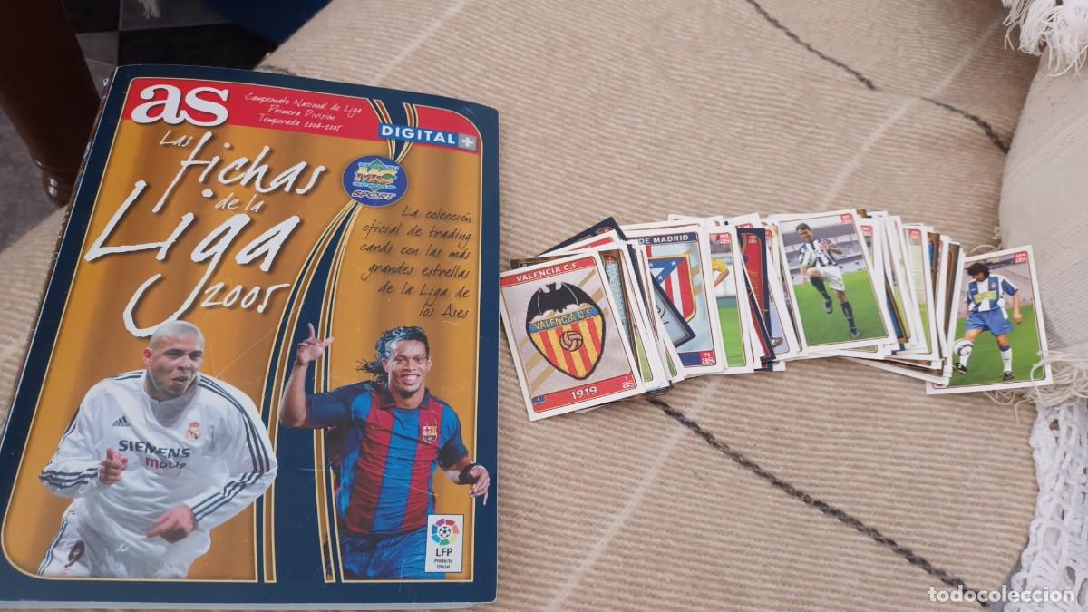 Coleccionismo deportivo: ALBUM ARCHIVADOR MUNDICROMO AS 04 05 2004 2005 NO COMPLETO 195 FICHA APRX y LOTE 95 REPETIDO