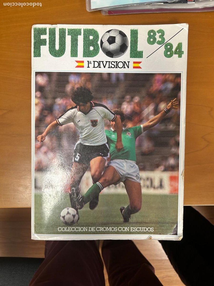 Sports collectibles: futbol 83 84 album con 88 cromos con algunos ulrimos fichajes y dobles