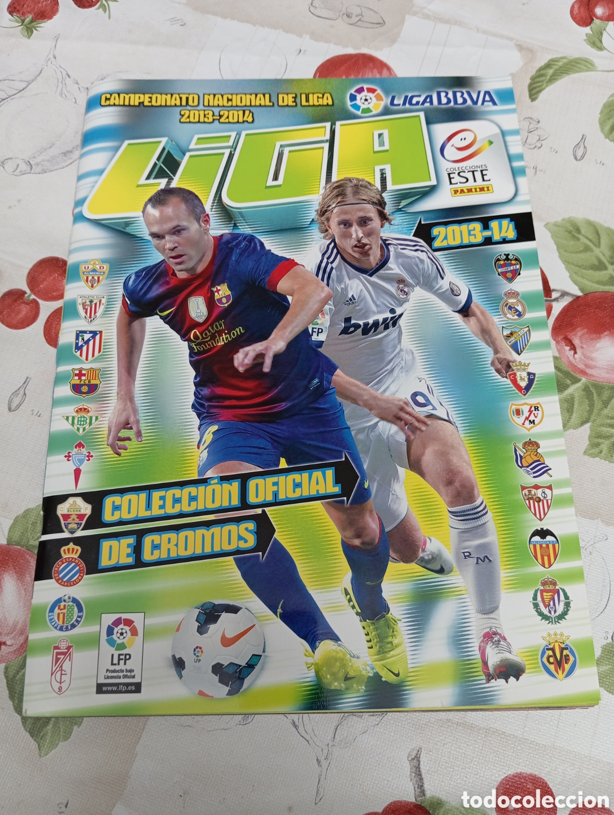 Sports collectibles: ALBUM VAC&Iacute;O PLANCHA 2013 2014 Liga Este 13 14