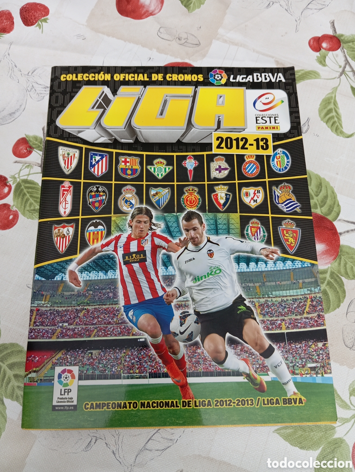 Sports collectibles: ALBUM VAC&Iacute;O PLANCHA 2012 2013 Liga Este 12 13