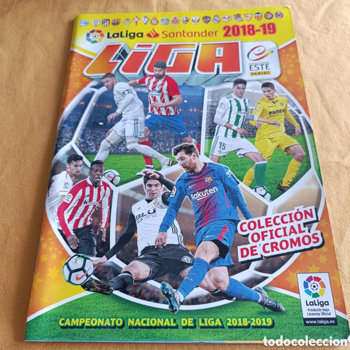 Sports collectibles: LA LIGA SANTANDER 2018-19 FUTBOL ALBUM VAC&Iacute;O,PANINI