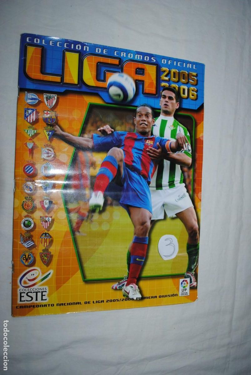 Sports collectibles: ALBUM DE FUTBOL LIGA 2005 - 2006 .