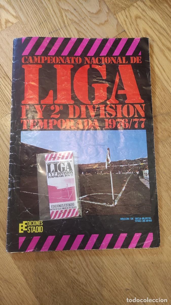 Sports collectibles: Album campeonato Nacional liga 1 y 2 divisi&oacute;n temporada 1976 1977 76 77 Ed Estadio + sobre cerrado